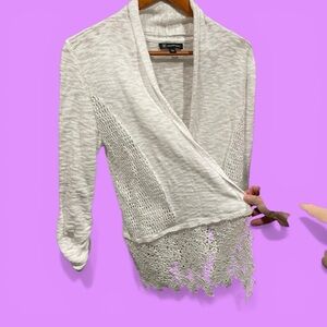 Cute pearly white crochet panel floral hem cardigan sweater boho festival INC